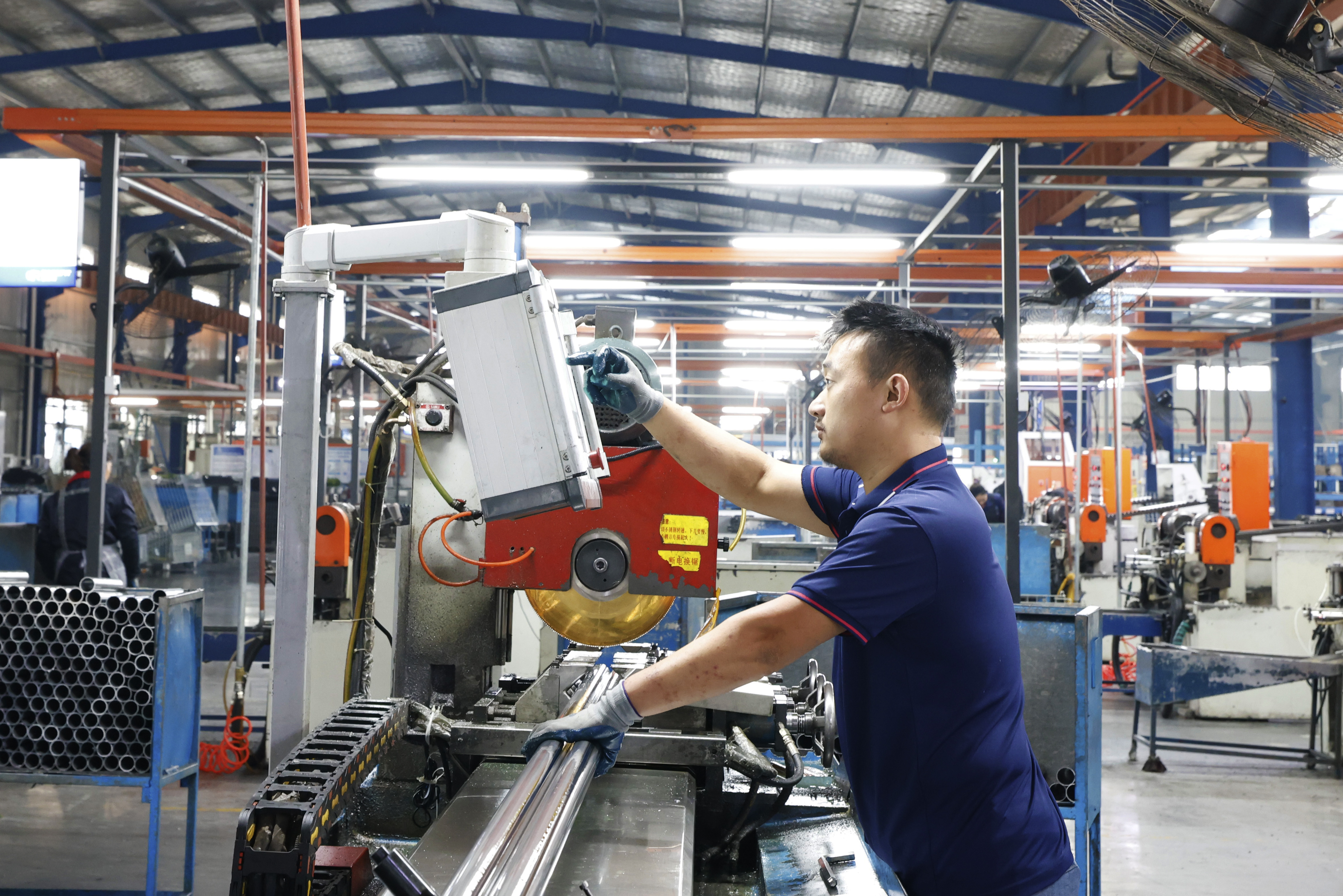 ROADFIT冲压车间早会：担当责任、践行5S、守护安全——在日常工作中解读企业文化